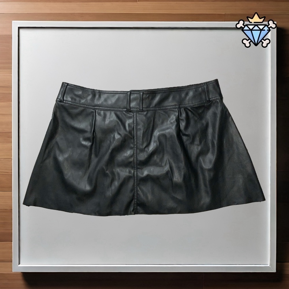 CELEBRITY PINK FAUX LEATHER RUFFLED MINI SKIRT SIZE XXL WOMENS STREETWEAR - Picture 4 of 7